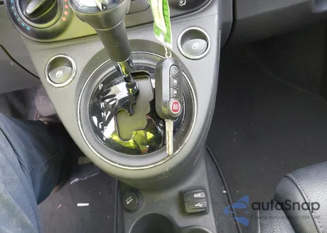 2015 Fiat 500 Sport z USA, uszkodzony, nr VIN 3C3CFFBRXFT681942